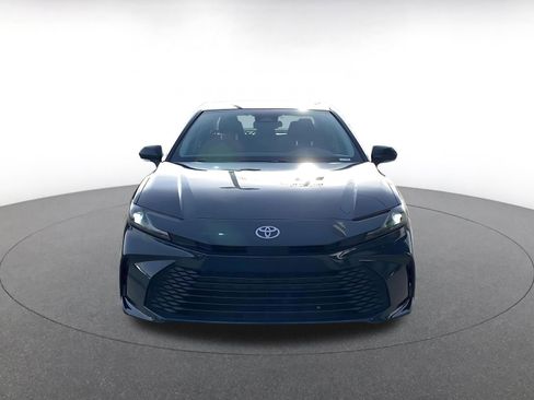 Used 2025 Toyota Camry LE image 4