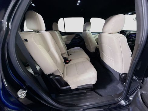 Used 2023 Chevrolet Traverse LS FWD image 27