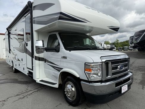 Used 2018 Ford E-450 and Econoline 450 Super Duty w/ Motorhome Prep Package RWD image 3