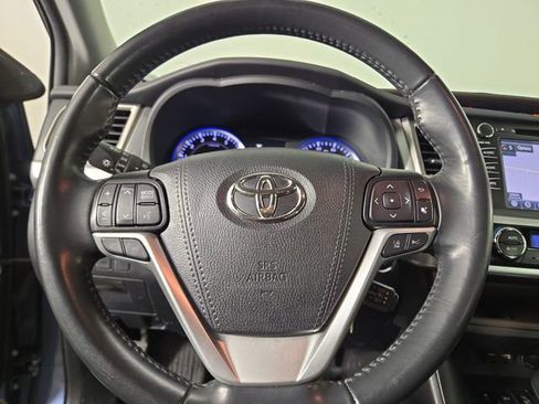 Used 2019 Toyota Highlander XLE image 21