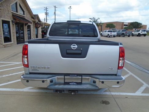 Used 2014 Nissan Frontier SL RWD image 6