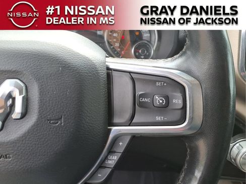 Used 2019 RAM 1500 Laramie AWD/4WD image 14