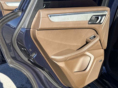 Used 2017 Porsche Macan Turbo image 13