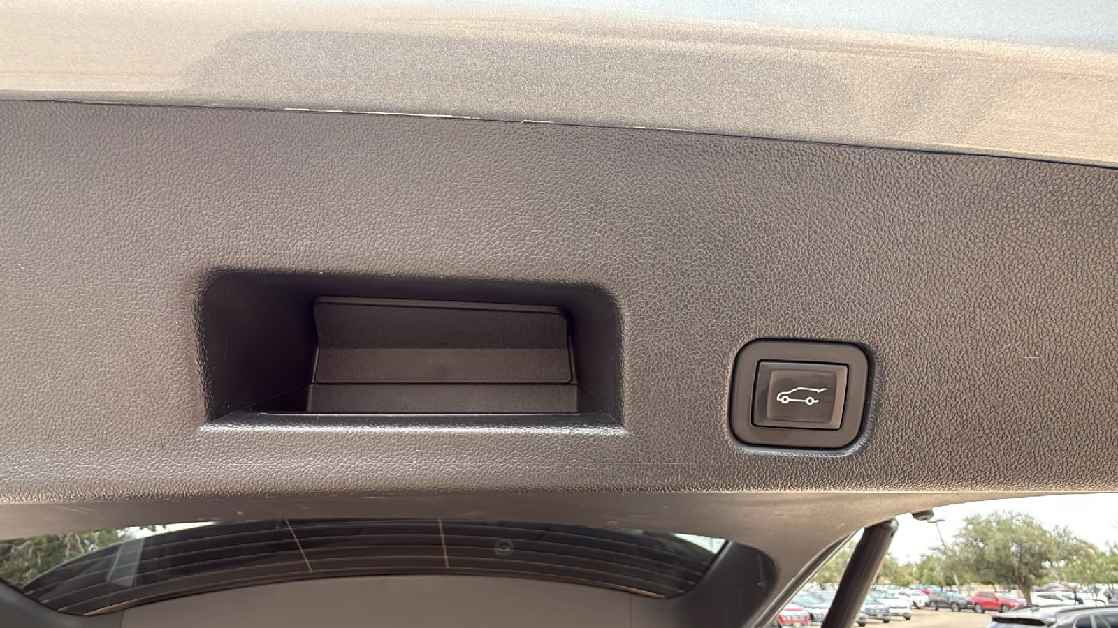 Used 2026 Chevrolet Traverse LT FWD image 8