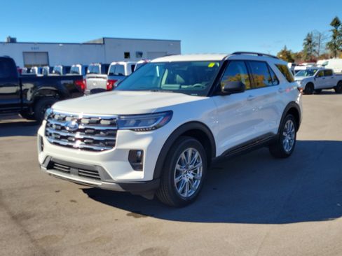 New 2026 Ford Explorer Active w/ Active Comfort Package image 2