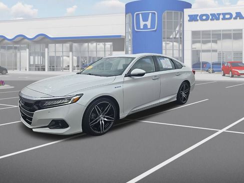 Used 2022 Honda Accord Touring image 3