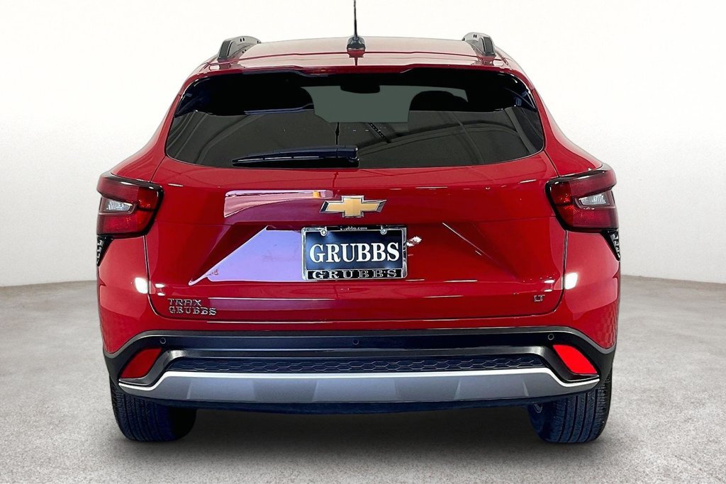 Used 2026 Chevrolet Trax LT w/ Driver Confidence Package FWD image 5
