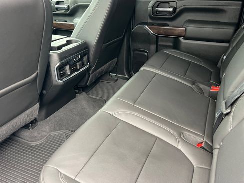 Used 2020 GMC Sierra 2500 SLT w/ Technology Package image 15