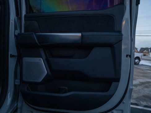 Used 2025 Ford F350 Platinum w/ FX4 Off-Road Package image 18