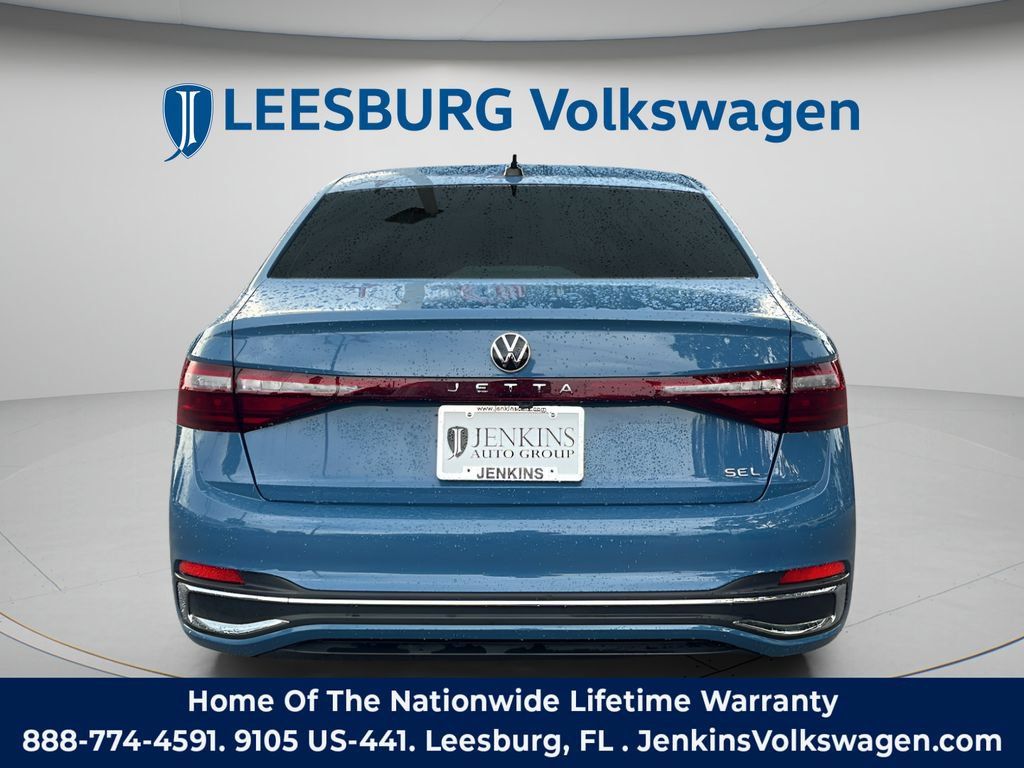 Used 2025 Volkswagen Jetta SEL FWD image 5