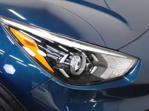 Used 2020 Kia Niro LXS FWD image 27