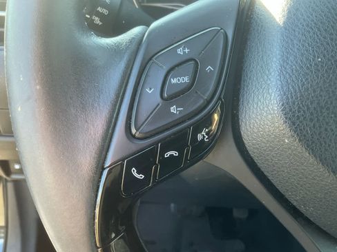 Used 2020 Toyota C-HR XLE image 13