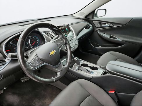 Used 2018 Chevrolet Malibu LT FWD image 11