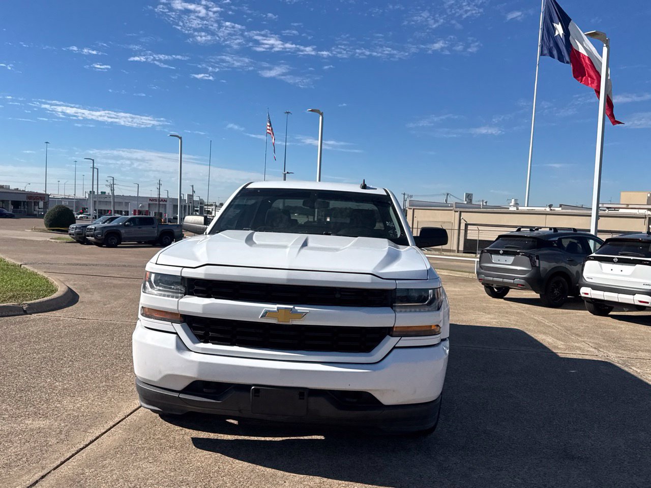 Used 2018 Chevrolet Silverado 1500 Custom w/ Custom Convenience Package RWD image 7
