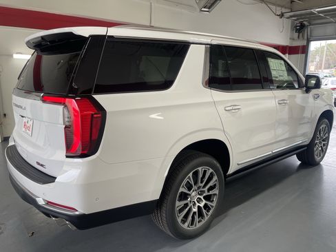 New 2026 GMC Yukon Denali w/ Sun & Power Step Package image 4