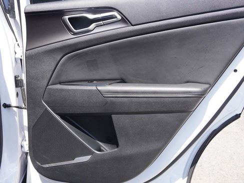 Used 2023 Kia Sportage EX image 23