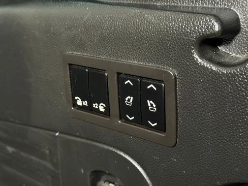 Used 2020 Chevrolet Suburban LT w/ Luxury Package AWD/4WD image 14