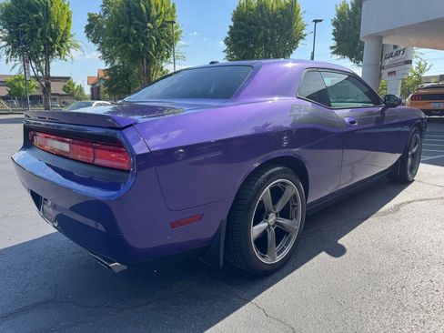 Used 2010 Dodge Challenger R/T RWD image 5