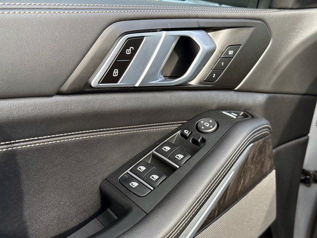 Certified 2024 BMW X5 sDrive40i w/ Premium Package RWD image 18