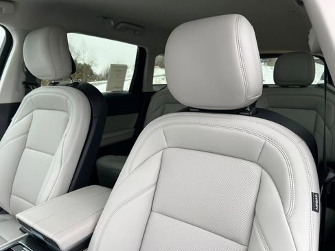 New 2026 Lincoln Nautilus Premier image 10