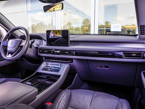 Used 2020 Lincoln Aviator Reserve w/ Equipment Group 201A image 15