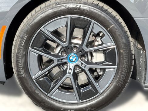 Used 2023 BMW i4 eDrive35 image 11