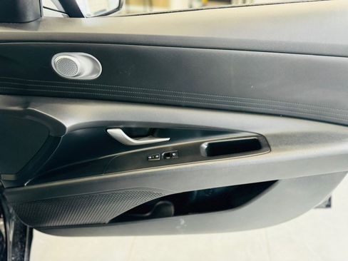 Used 2024 Hyundai Elantra SEL FWD image 18