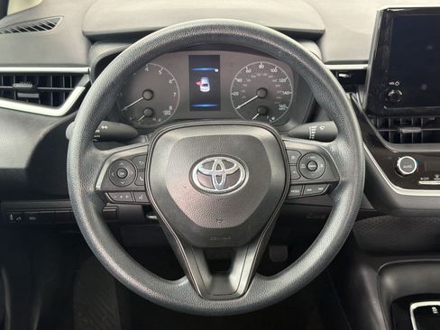 Used 2025 Toyota Corolla LE FWD image 11