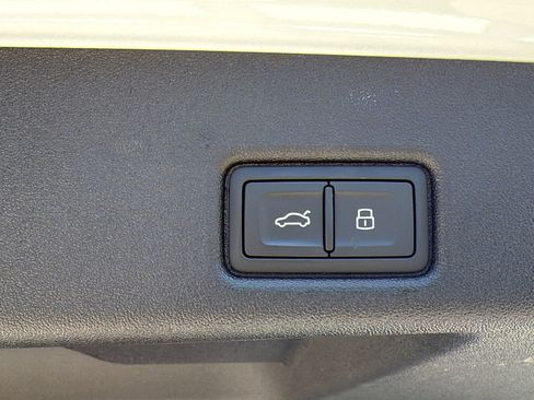 Used 2025 Audi Q5 Premium w/ Convenience Package AWD/4WD image 29