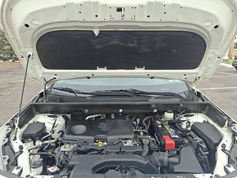 Used 2020 Toyota RAV4 XLE Premium image 27