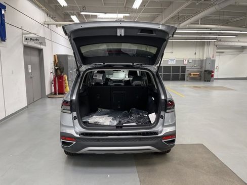 New 2026 Volkswagen Taos SEL image 11