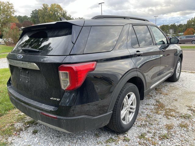 Used 2023 Ford Explorer XLT w/ Equipment Group 202A AWD/4WD image 4