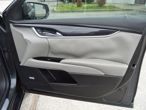 Used 2013 Cadillac XTS Luxury w/ Driver Awareness Package FWD image 23