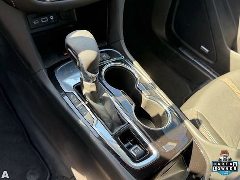 Used 2023 Chevrolet Equinox Premier FWD image 11