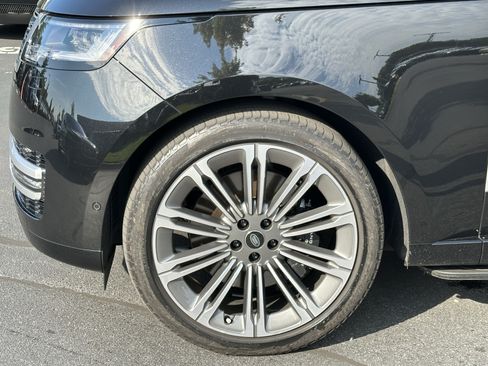 Certified 2024 Land Rover Range Rover Autobiography AWD/4WD image 12