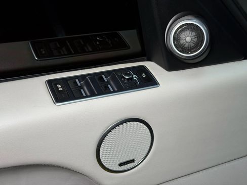 Used 2014 Land Rover Range Rover Supercharged image 36