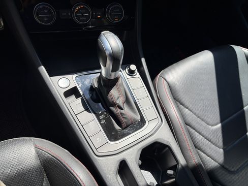 Used 2019 Volkswagen Jetta GLI Autobahn FWD image 35