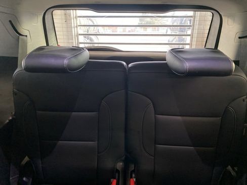 Certified 2021 GMC Acadia SLT image 37