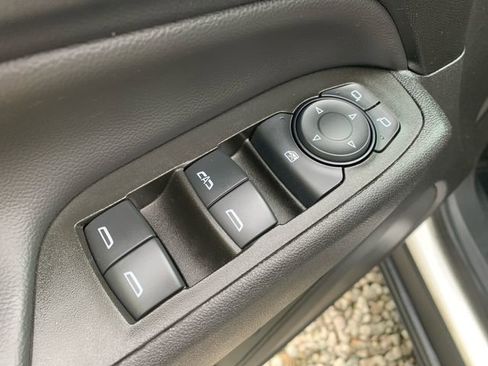 Used 2024 Chevrolet Equinox LT AWD/4WD image 17