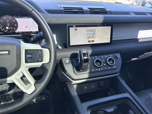 Used 2024 Land Rover Defender 110 S image 18