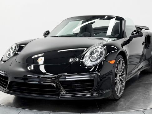 Used 2017 Porsche 911 4 Cabriolet AWD/4WD image 5