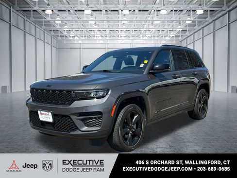 Used 2023 Jeep Grand Cherokee Altitude AWD/4WD image 1