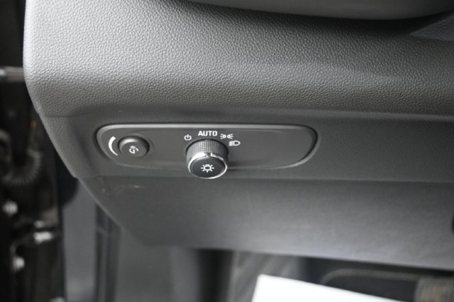 Used 2023 Buick Envision Essence AWD/4WD image 29