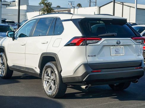 Used 2024 Toyota RAV4 LE image 7