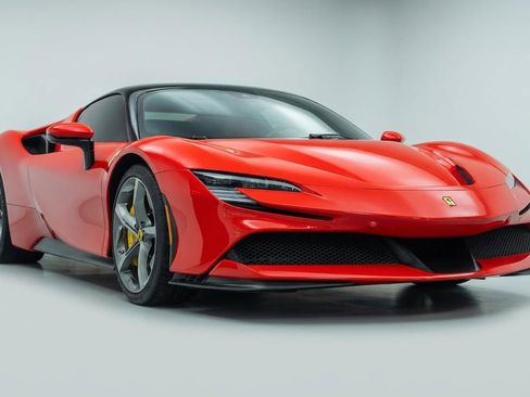 Used 2021 Ferrari SF90 Stradale Base image 10