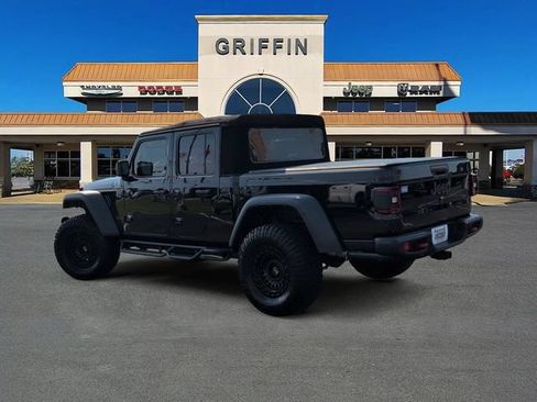 Used 2024 Jeep Gladiator Rubicon w/ Safety Group AWD/4WD image 9