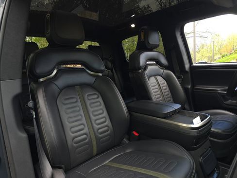 Used 2024 Rivian R1T Adventure image 20