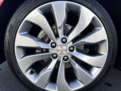 Used 2018 Chevrolet Malibu Premier w/ Premier Sun and Wheel Package FWD image 29