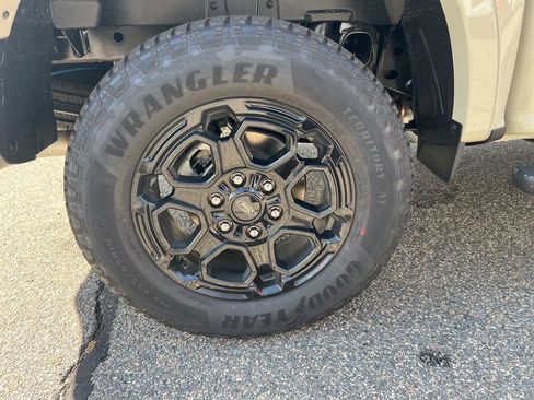 New 2025 Ford Ranger Lariat w/ Black Appearance Package image 19