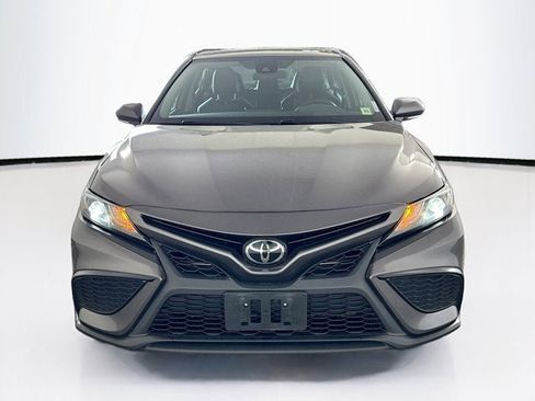 Used 2022 Toyota Camry SE w/ Cold Weather Package AWD/4WD image 2